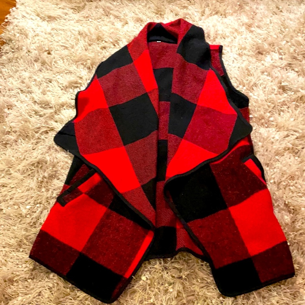 Black/ red buffalo plaid vest.